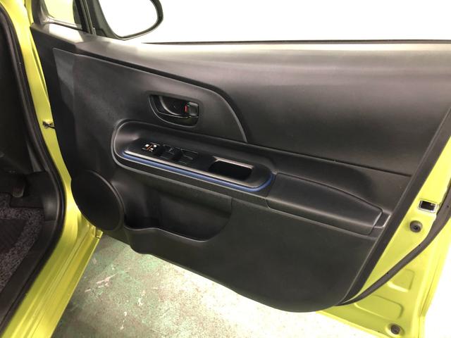 アクアS 走行24862キロ/フルセグナビ/電動格納式ドアミラー1年保証距離無制限 走行距離24862キロ フルセグナビ カーペットマット 助手席エアバッグ 電動格納式ドアミラー キーレスエントリー(埼玉県)の中古車