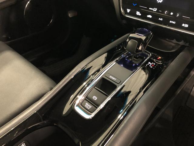 ヴェゼルハイブリッドＺ　走行３７１９８キロ／タイヤ４本交換／ナビ一年保証・走行距離無制限走行３７１９８キロ　フルセグナビ　ブルートゥース　バックカメラ　ＥＴＣ　サイドエアバック　オートライト　ＬＥＤヘッドライト　シートヒーター（埼玉県）の中古車