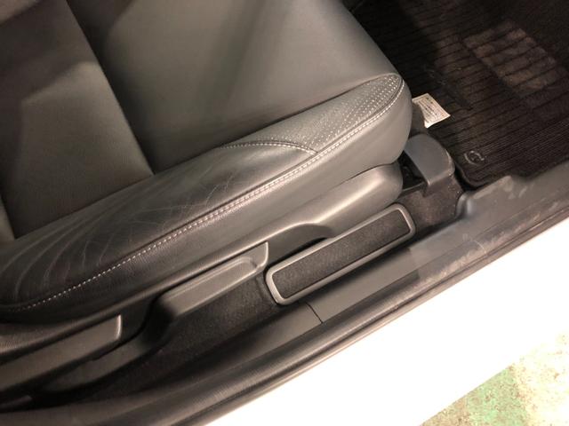 ヴェゼルハイブリッドＺ　走行３７１９８キロ／タイヤ４本交換／ナビ一年保証・走行距離無制限走行３７１９８キロ　フルセグナビ　ブルートゥース　バックカメラ　ＥＴＣ　サイドエアバック　オートライト　ＬＥＤヘッドライト　シートヒーター（埼玉県）の中古車