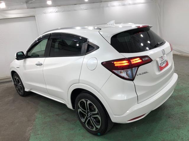 ヴェゼルハイブリッドＺ　走行３７１９８キロ／タイヤ４本交換／ナビ一年保証・走行距離無制限走行３７１９８キロ　フルセグナビ　ブルートゥース　バックカメラ　ＥＴＣ　サイドエアバック　オートライト　ＬＥＤヘッドライト　シートヒーター（埼玉県）の中古車