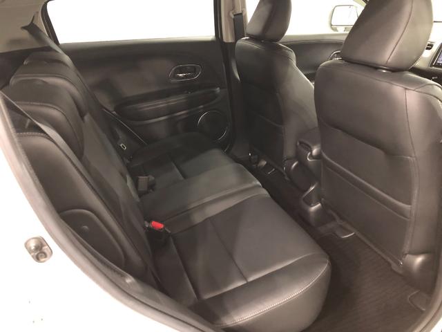 ヴェゼルハイブリッドＺ　走行３７１９８キロ／タイヤ４本交換／ナビ一年保証・走行距離無制限走行３７１９８キロ　フルセグナビ　ブルートゥース　バックカメラ　ＥＴＣ　サイドエアバック　オートライト　ＬＥＤヘッドライト　シートヒーター（埼玉県）の中古車