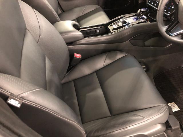 ヴェゼルハイブリッドＺ　走行３７１９８キロ／タイヤ４本交換／ナビ一年保証・走行距離無制限走行３７１９８キロ　フルセグナビ　ブルートゥース　バックカメラ　ＥＴＣ　サイドエアバック　オートライト　ＬＥＤヘッドライト　シートヒーター（埼玉県）の中古車