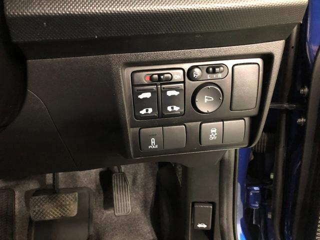 フリードＧ　プレミアムエディション　走行６４９３６キロ／フルセグナビ１年保証距離無制限　走行距離６４９３６キロ　フルセグナビ　ブルートゥース　純正マット　オートライト　ＨＩＤヘッドランプ　両側電動スライドドア（埼玉県）の中古車