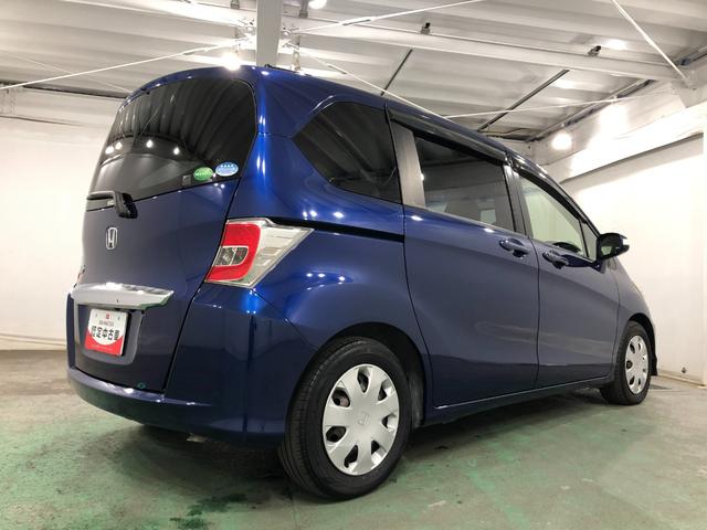 フリードＧ　プレミアムエディション　走行６４９３６キロ／フルセグナビ１年保証距離無制限　走行距離６４９３６キロ　フルセグナビ　ブルートゥース　純正マット　オートライト　ＨＩＤヘッドランプ　両側電動スライドドア（埼玉県）の中古車