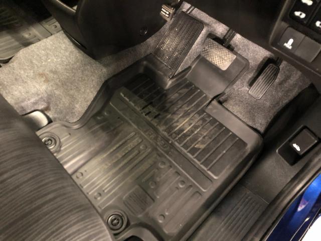 フリードＧ　プレミアムエディション　走行６４９３６キロ／フルセグナビ１年保証距離無制限　走行距離６４９３６キロ　フルセグナビ　ブルートゥース　純正マット　オートライト　ＨＩＤヘッドランプ　両側電動スライドドア（埼玉県）の中古車