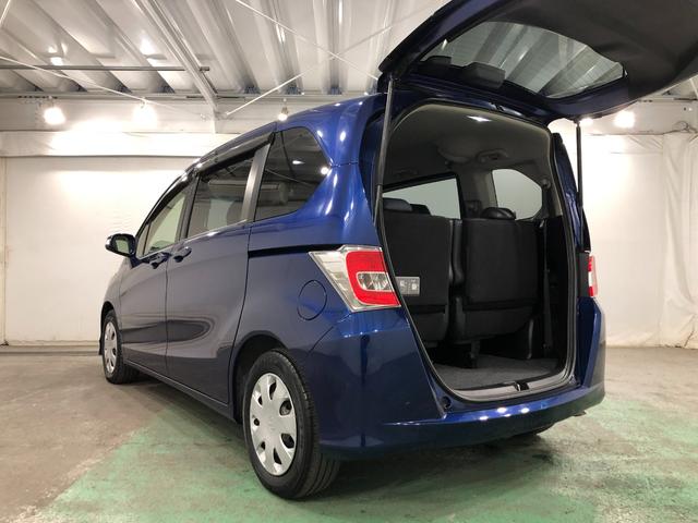 フリードＧ　プレミアムエディション　走行６４９３６キロ／フルセグナビ１年保証距離無制限　走行距離６４９３６キロ　フルセグナビ　ブルートゥース　純正マット　オートライト　ＨＩＤヘッドランプ　両側電動スライドドア（埼玉県）の中古車