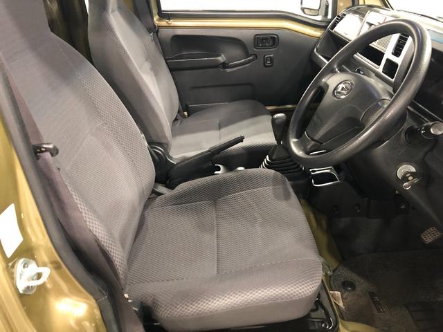 ハイゼットトラックジャンボ　走行７３０２３キロ／車検整備付／４ＷＤ／５速ＭＴ一年保証・走行距離無制限走行７３０２３キロ　車検整備付　ＬＥＤヘッドライト　ＡＮＦＭラジオ　５速マニュアル　４ＷＤ　作業用ライト（埼玉県）の中古車