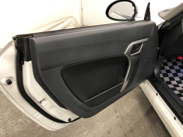 コペンセロ　走行１８９４５キロ／ナビ／バックカメラ／ドラレコ一年保証・走行距離無制限走行１８９４５キロ　フルセグナビ　ブルートゥース　バックカメラ　ドラレコ　ＥＴＣ　オートライト　ＬＥＤヘッドライト　シートヒーター　アイドリングストップ（埼玉県）の中古車