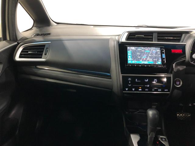 フィットＲＳ　軽雹害／走行６３５６２キロ／ワンセグナビ／バックカメラ１年保証距離無制限　走行距離６３５６２キロ　ワンセグナビ　バックカメラ　ブルートゥース　純正マット　助手席エアバッグ　ＬＥＤヘッドランプ　電動格納式ドアミラー（埼玉県）の中古車