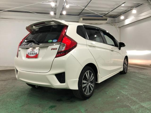 フィットＲＳ　軽雹害／走行６３５６２キロ／ワンセグナビ／バックカメラ１年保証距離無制限　走行距離６３５６２キロ　ワンセグナビ　バックカメラ　ブルートゥース　純正マット　助手席エアバッグ　ＬＥＤヘッドランプ　電動格納式ドアミラー（埼玉県）の中古車