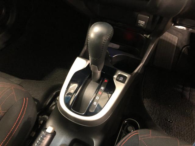 フィットＲＳ　軽雹害／走行６３５６２キロ／ワンセグナビ／バックカメラ１年保証距離無制限　走行距離６３５６２キロ　ワンセグナビ　バックカメラ　ブルートゥース　純正マット　助手席エアバッグ　ＬＥＤヘッドランプ　電動格納式ドアミラー（埼玉県）の中古車