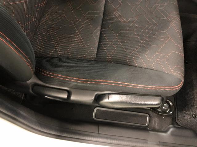 フィットＲＳ　軽雹害／走行６３５６２キロ／ワンセグナビ／バックカメラ１年保証距離無制限　走行距離６３５６２キロ　ワンセグナビ　バックカメラ　ブルートゥース　純正マット　助手席エアバッグ　ＬＥＤヘッドランプ　電動格納式ドアミラー（埼玉県）の中古車