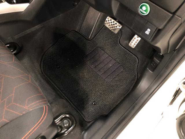 フィットＲＳ　軽雹害／走行６３５６２キロ／ワンセグナビ／バックカメラ１年保証距離無制限　走行距離６３５６２キロ　ワンセグナビ　バックカメラ　ブルートゥース　純正マット　助手席エアバッグ　ＬＥＤヘッドランプ　電動格納式ドアミラー（埼玉県）の中古車