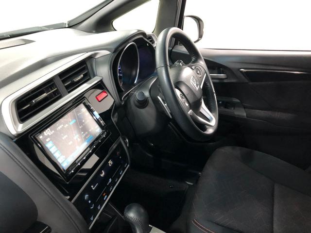 フィットＲＳ　軽雹害／走行６３５６２キロ／ワンセグナビ／バックカメラ１年保証距離無制限　走行距離６３５６２キロ　ワンセグナビ　バックカメラ　ブルートゥース　純正マット　助手席エアバッグ　ＬＥＤヘッドランプ　電動格納式ドアミラー（埼玉県）の中古車