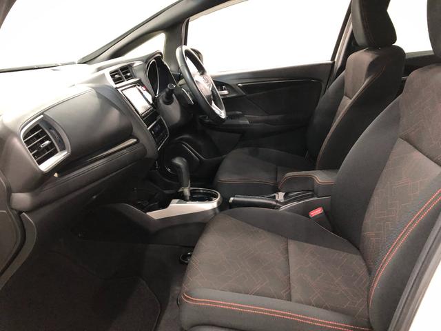 フィットＲＳ　軽雹害／走行６３５６２キロ／ワンセグナビ／バックカメラ１年保証距離無制限　走行距離６３５６２キロ　ワンセグナビ　バックカメラ　ブルートゥース　純正マット　助手席エアバッグ　ＬＥＤヘッドランプ　電動格納式ドアミラー（埼玉県）の中古車