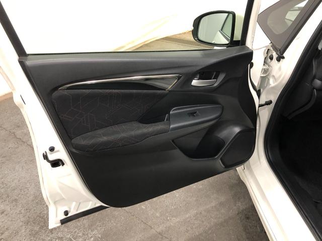 フィットＲＳ　軽雹害／走行６３５６２キロ／ワンセグナビ／バックカメラ１年保証距離無制限　走行距離６３５６２キロ　ワンセグナビ　バックカメラ　ブルートゥース　純正マット　助手席エアバッグ　ＬＥＤヘッドランプ　電動格納式ドアミラー（埼玉県）の中古車