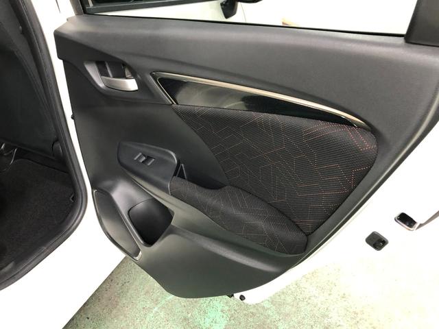 フィットＲＳ　軽雹害／走行６３５６２キロ／ワンセグナビ／バックカメラ１年保証距離無制限　走行距離６３５６２キロ　ワンセグナビ　バックカメラ　ブルートゥース　純正マット　助手席エアバッグ　ＬＥＤヘッドランプ　電動格納式ドアミラー（埼玉県）の中古車