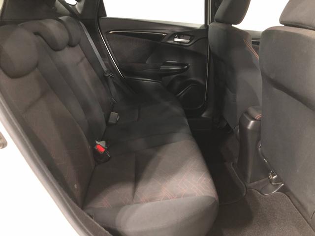 フィットＲＳ　軽雹害／走行６３５６２キロ／ワンセグナビ／バックカメラ１年保証距離無制限　走行距離６３５６２キロ　ワンセグナビ　バックカメラ　ブルートゥース　純正マット　助手席エアバッグ　ＬＥＤヘッドランプ　電動格納式ドアミラー（埼玉県）の中古車