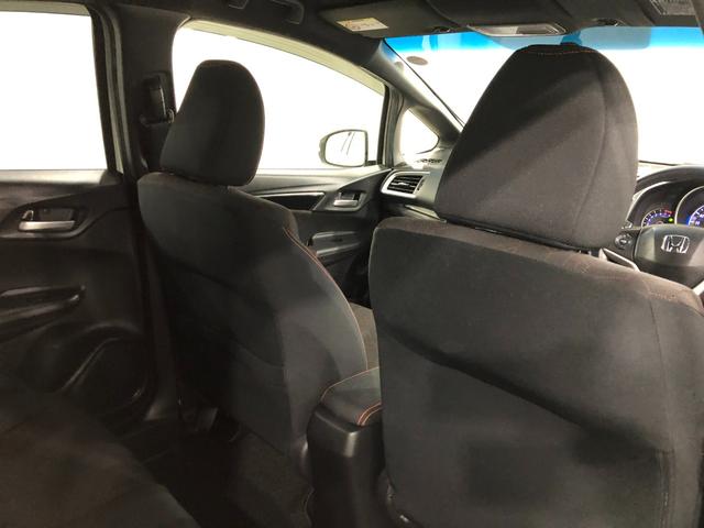 フィットＲＳ　軽雹害／走行６３５６２キロ／ワンセグナビ／バックカメラ１年保証距離無制限　走行距離６３５６２キロ　ワンセグナビ　バックカメラ　ブルートゥース　純正マット　助手席エアバッグ　ＬＥＤヘッドランプ　電動格納式ドアミラー（埼玉県）の中古車