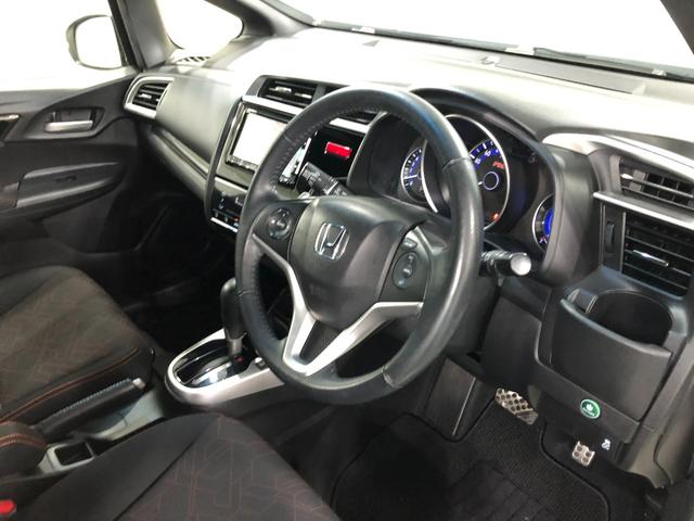 フィットＲＳ　軽雹害／走行６３５６２キロ／ワンセグナビ／バックカメラ１年保証距離無制限　走行距離６３５６２キロ　ワンセグナビ　バックカメラ　ブルートゥース　純正マット　助手席エアバッグ　ＬＥＤヘッドランプ　電動格納式ドアミラー（埼玉県）の中古車