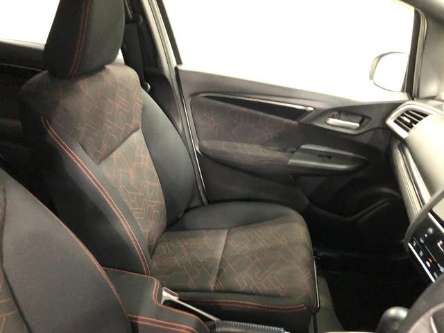 フィットＲＳ　軽雹害／走行６３５６２キロ／ワンセグナビ／バックカメラ１年保証距離無制限　走行距離６３５６２キロ　ワンセグナビ　バックカメラ　ブルートゥース　純正マット　助手席エアバッグ　ＬＥＤヘッドランプ　電動格納式ドアミラー（埼玉県）の中古車