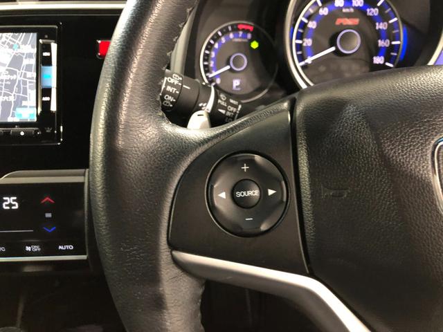 フィットＲＳ　軽雹害／走行６３５６２キロ／ワンセグナビ／バックカメラ１年保証距離無制限　走行距離６３５６２キロ　ワンセグナビ　バックカメラ　ブルートゥース　純正マット　助手席エアバッグ　ＬＥＤヘッドランプ　電動格納式ドアミラー（埼玉県）の中古車