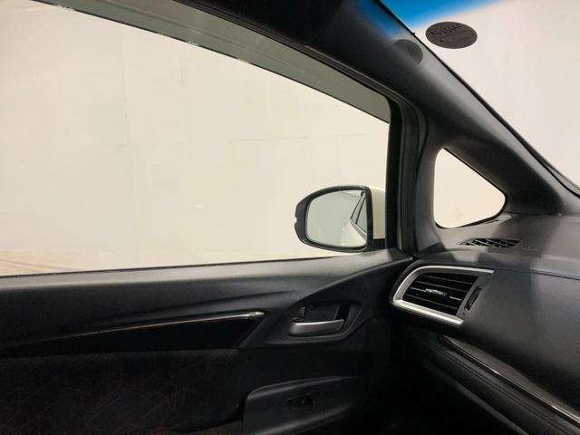 フィットＲＳ　軽雹害／走行６３５６２キロ／ワンセグナビ／バックカメラ１年保証距離無制限　走行距離６３５６２キロ　ワンセグナビ　バックカメラ　ブルートゥース　純正マット　助手席エアバッグ　ＬＥＤヘッドランプ　電動格納式ドアミラー（埼玉県）の中古車