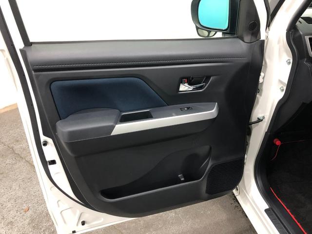 トールカスタムＧ　４ＷＤ／走行４３８９８キロ／後席モニター／ナビ１年保証距離無制限　走行距離４３８９８キロ　フルセグナビ　パノラマモニター　ドラレコ　後席モニター　純正マット　ＬＥＤヘッドランプ　アイドリングストップ　シートヒーター　両側電動スライドドア（埼玉県）の中古車