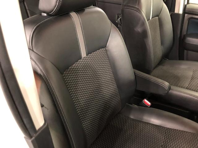 トールカスタムＧ　４ＷＤ／走行４３８９８キロ／後席モニター／ナビ１年保証距離無制限　走行距離４３８９８キロ　フルセグナビ　パノラマモニター　ドラレコ　後席モニター　純正マット　ＬＥＤヘッドランプ　アイドリングストップ　シートヒーター　両側電動スライドドア（埼玉県）の中古車