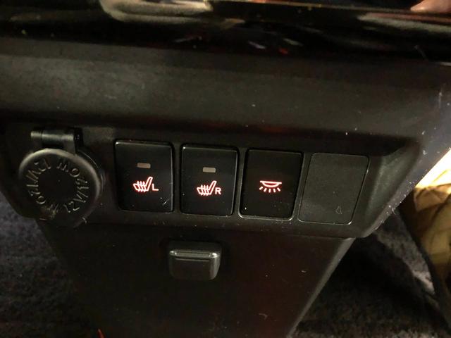 トールカスタムＧ　４ＷＤ／走行４３８９８キロ／後席モニター／ナビ１年保証距離無制限　走行距離４３８９８キロ　フルセグナビ　パノラマモニター　ドラレコ　後席モニター　純正マット　ＬＥＤヘッドランプ　アイドリングストップ　シートヒーター　両側電動スライドドア（埼玉県）の中古車