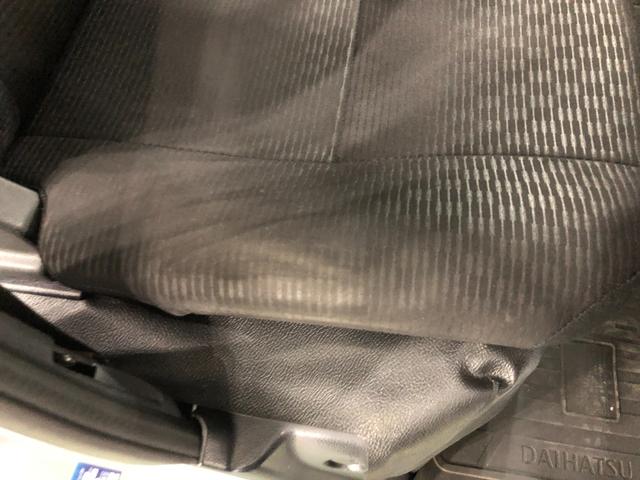 ハイゼットカーゴＤＸ　走行７１１７９キロ／車検整備付／タイヤ４本交換／ナビ一年保証・走行距離無制限走行７１１７９キロ　車検整備付　タイヤ４本交換　ブルートゥース　バックカメラ　クリアランスソナー　オートライト（埼玉県）の中古車