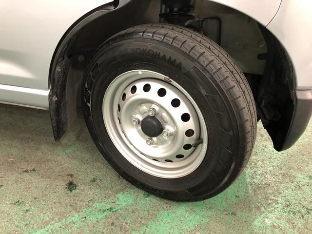 ハイゼットカーゴＤＸ　走行７１１７９キロ／車検整備付／タイヤ４本交換／ナビ一年保証・走行距離無制限走行７１１７９キロ　車検整備付　タイヤ４本交換　ブルートゥース　バックカメラ　クリアランスソナー　オートライト（埼玉県）の中古車