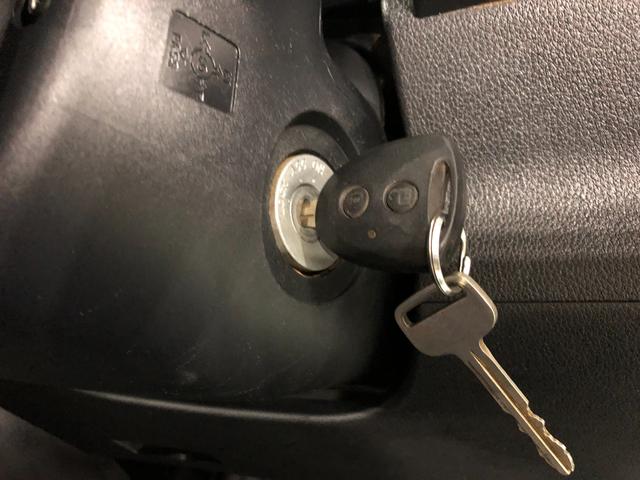 ハイゼットカーゴＤＸ　走行７１１７９キロ／車検整備付／タイヤ４本交換／ナビ一年保証・走行距離無制限走行７１１７９キロ　車検整備付　タイヤ４本交換　ブルートゥース　バックカメラ　クリアランスソナー　オートライト（埼玉県）の中古車