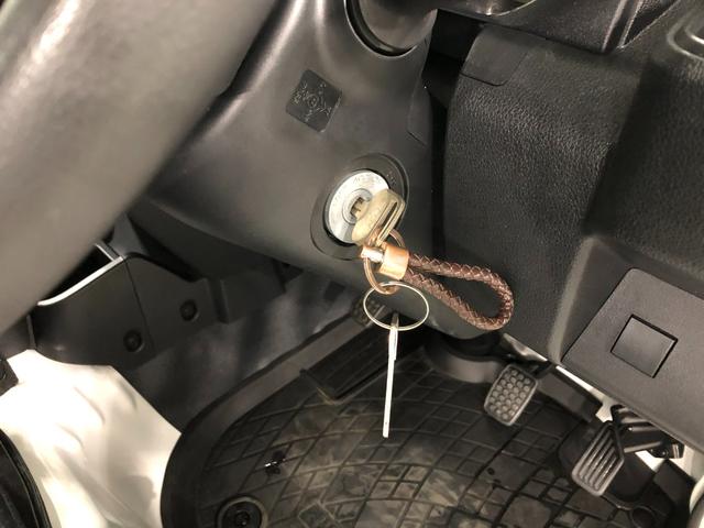 ハイゼットトラックスタンダード　ＭＴ車／走行５７４６キロ／クリアランスソナー１年保証距離無制限　走行距離５７４６キロ　ＦＭＡＭラジオ　純正フロアマット　クリアランスソナー　オートライト　アイドリングストップ（埼玉県）の中古車