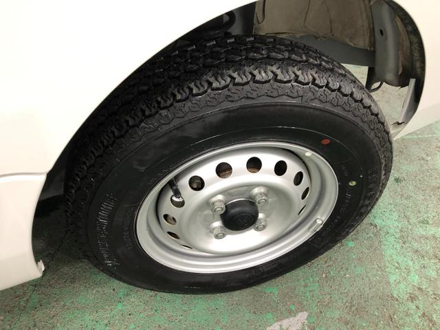 ハイゼットトラックスタンダード　ＭＴ車／走行５７４６キロ／クリアランスソナー１年保証距離無制限　走行距離５７４６キロ　ＦＭＡＭラジオ　純正フロアマット　クリアランスソナー　オートライト　アイドリングストップ（埼玉県）の中古車