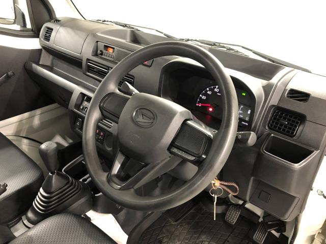 ハイゼットトラックスタンダード　ＭＴ車／走行５７４６キロ／クリアランスソナー１年保証距離無制限　走行距離５７４６キロ　ＦＭＡＭラジオ　純正フロアマット　クリアランスソナー　オートライト　アイドリングストップ（埼玉県）の中古車