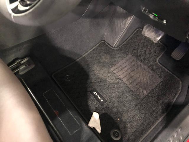 Ｃ−ＨＲＧ　車検整備付／走行６８８２７キロ／フルセグナビ／マット１年保証距離無制限　走行距離６８８２７キロ　フルセグナビ　ブルートゥース　純正マット　サイドエアバッグ　オートマチックハイビーム　ＬＥＤヘッドランプ（埼玉県）の中古車