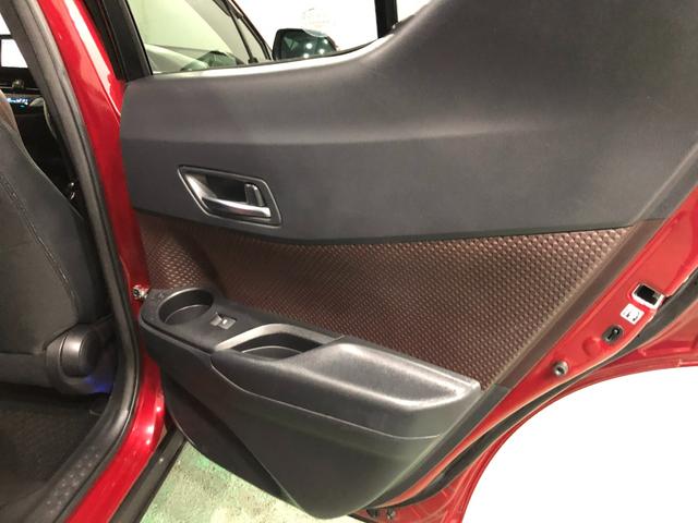 Ｃ−ＨＲＧ　車検整備付／走行６８８２７キロ／フルセグナビ／マット１年保証距離無制限　走行距離６８８２７キロ　フルセグナビ　ブルートゥース　純正マット　サイドエアバッグ　オートマチックハイビーム　ＬＥＤヘッドランプ（埼玉県）の中古車