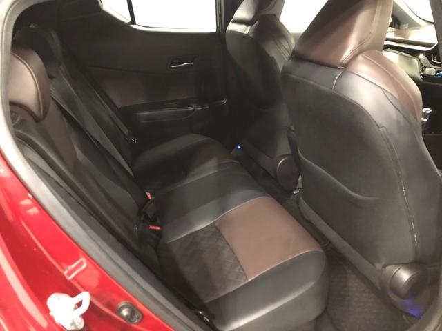 Ｃ−ＨＲＧ　車検整備付／走行６８８２７キロ／フルセグナビ／マット１年保証距離無制限　走行距離６８８２７キロ　フルセグナビ　ブルートゥース　純正マット　サイドエアバッグ　オートマチックハイビーム　ＬＥＤヘッドランプ（埼玉県）の中古車