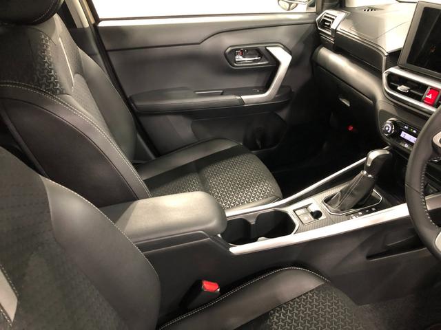 ロッキープレミアムＧ　走行８２９２キロ／シートヒーター／純正マット１年保証距離無制限　走行距離８２９２キロ　純正マット　サイドエアバッグ　ＬＥＤヘッドランプ　アイドリングストップ　シートヒーター　オート格納式ドアミラー　電動パーキングブレーキ　キーフリー（埼玉県）の中古車