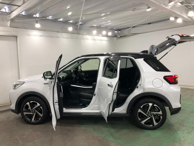 ロッキープレミアムG HEV 走行54810キロ/9型ナビ/マット1年保証距離無制限 走行距離54810キロ 純正フルセグナビ パノラマモニター 純正マット サイドエアバッグ LEDヘッドランプ アイドリングストップ シートヒーター オート格納式ドアミラー(埼玉県)の中古車