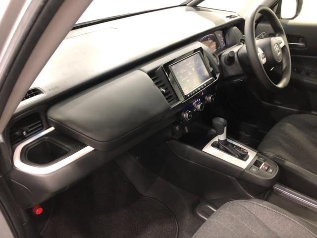 フィットホーム 走行50333キロ 車検整備付 ナビ バックカメラ一年保証・走行距離無制限 ブルートゥース クリアランスソナー LEDヘッドライト オートライト(埼玉県)の中古車