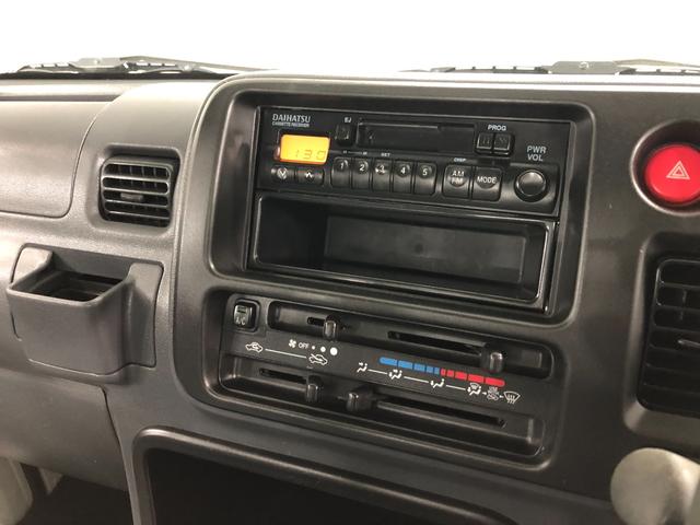 ハイゼットトラックエアコン・パワステ ツインカムスペシャル一年保証・走行距離無制限走行73730キロ 車検整備付 純正カーペットマット 4WD エアコン パワステ マニュアル FMAMラジオ(埼玉県)の中古車