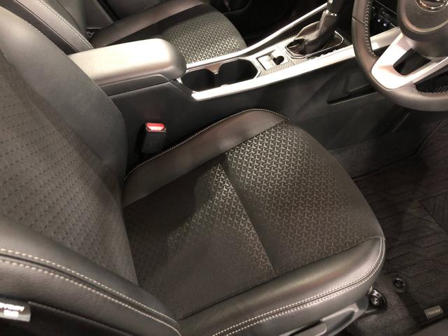 ロッキープレミアムＧ　ＨＥＶ　走行９４７４キロ／シートヒーター１年保証距離無制限　走行距離９４７４キロ　純正マット　サイドエアバッグ　ＬＥＤヘッドランプ　アイドリングストップ　シートヒーター　オート格納式ドアミラー　電動パーキングブレーキ　キーフリー（埼玉県）の中古車