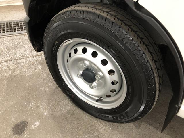 ハイゼットカーゴスペシャル 走行4251キロ/車検整備付/5MT一年保証・走行距離無制限走4251キロ 車検整備付 助手席エアバック 純正カーペットマット クリアランスソナー オートライト アイドリングストップ(埼玉県)の中古車