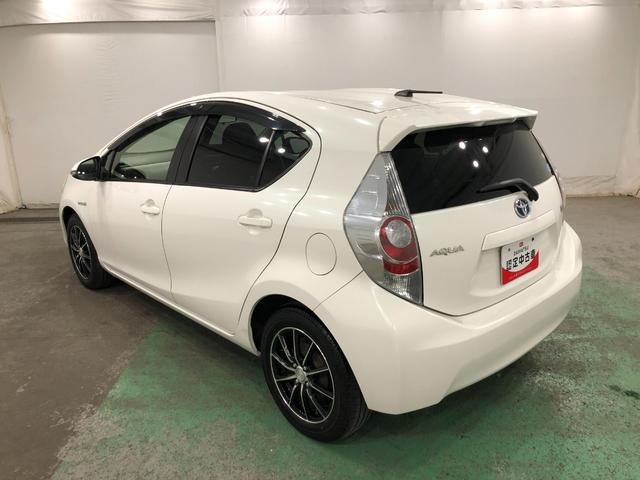 アクアＳ　走行８９７９８キロ／ワンセグナビ／ブルートゥース／マット１年保証距離無制限　走行距離８９７９８キロ　ワンセグナビ　ブルートゥース　マット　助手席エアバッグ　オートライト　プッシュボタンスタート（埼玉県）の中古車