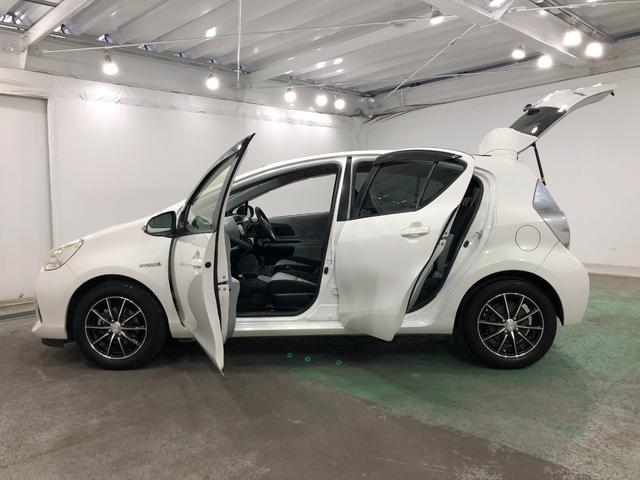 アクアＳ　走行８９７９８キロ／ワンセグナビ／ブルートゥース／マット１年保証距離無制限　走行距離８９７９８キロ　ワンセグナビ　ブルートゥース　マット　助手席エアバッグ　オートライト　プッシュボタンスタート（埼玉県）の中古車