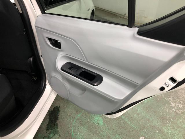 アクアＳ　走行８９７９８キロ／ワンセグナビ／ブルートゥース／マット１年保証距離無制限　走行距離８９７９８キロ　ワンセグナビ　ブルートゥース　マット　助手席エアバッグ　オートライト　プッシュボタンスタート（埼玉県）の中古車