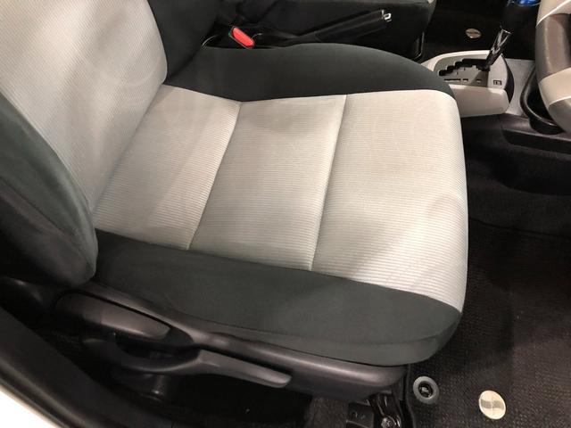 アクアＳ　走行８９７９８キロ／ワンセグナビ／ブルートゥース／マット１年保証距離無制限　走行距離８９７９８キロ　ワンセグナビ　ブルートゥース　マット　助手席エアバッグ　オートライト　プッシュボタンスタート（埼玉県）の中古車