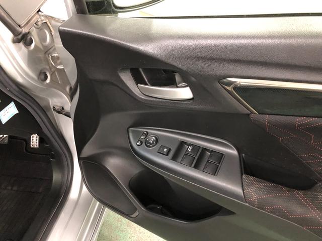 フィットハイブリッドＳパッケージ　走行７０２５２キロ／ナビ／バックカメラ一年保証・走行距離無制限走行７０２５２キロ　ワンセグナビ　ＥＴＣ　バックカメラ　ブルートゥース　オートライト　ＬＥＤヘッドライト（埼玉県）の中古車